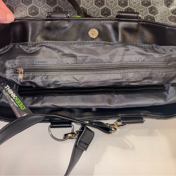 Think Geek D20 Origami Handbag of Holding Origami Bag - Picture 10 of 15